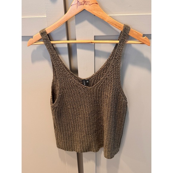 moon & madison Tops - Moon & Madison Women XL Olive Green Knit Tank Top V-Neck Sleeveless Sweater Crop
